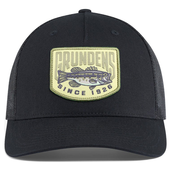 Grundéns Bass Patch Trucker Black i gruppen Klær Og Fottøy / Caps Og Annet Hodeplagg / Caps / Trucker Caps hos Sportfiskeprylar.se (50397-001-0001)