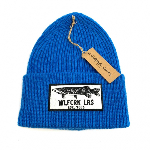 Wolfcreek Pike Patch Knitted Beanie - Blue i gruppen Klær Og Fottøy / Caps Og Annet Hodeplagg / Luer Og Annet Hodeplagg hos Sportfiskeprylar.se (WCL-05-BEANIE-03-BLUE)